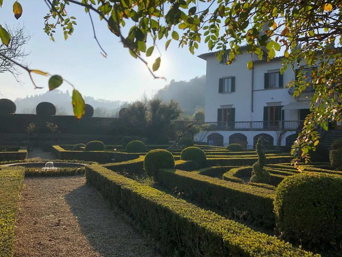 4Bdrm Elegant Apartm In Private Estate, Shared Swimmingpool, Maze Garden Florencie Apartmán