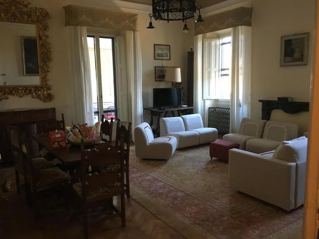 4Bdrm Elegant Apartm In Private Estate, Shared Swimmingpool, Maze Garden フィレンツェ 0*,